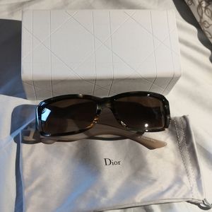 Dior cottage 3 qegcc 57-16-130